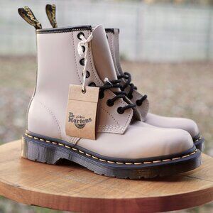 Dr. Martens 1460 Smooth Leather Boots Vintage Taupe Women’s 5 NWT